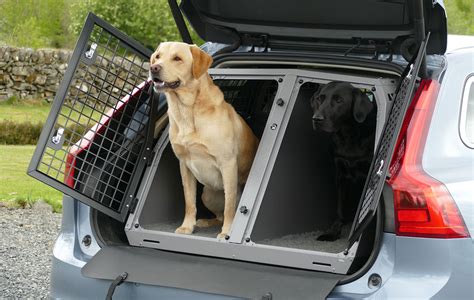 Car dog cages, crates & transit boxes for cars & vans 